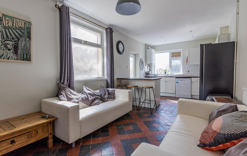Donald Street, Plasnewydd, Cardiff - Image 1